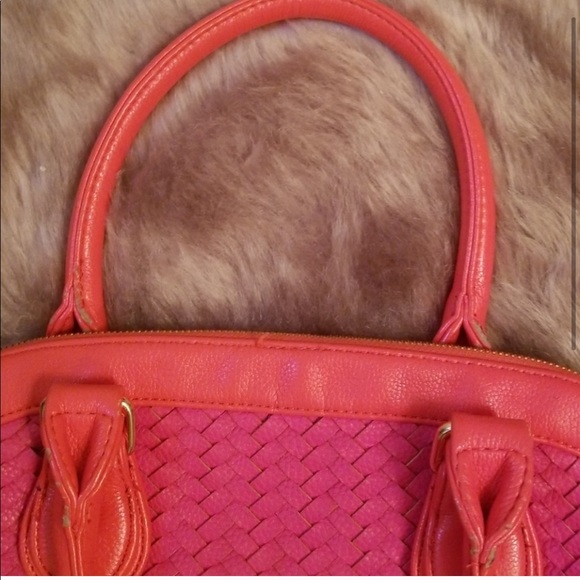 Deux Lux Pink Shoulder Bag with Chevron Texture - Picture 3 of 4